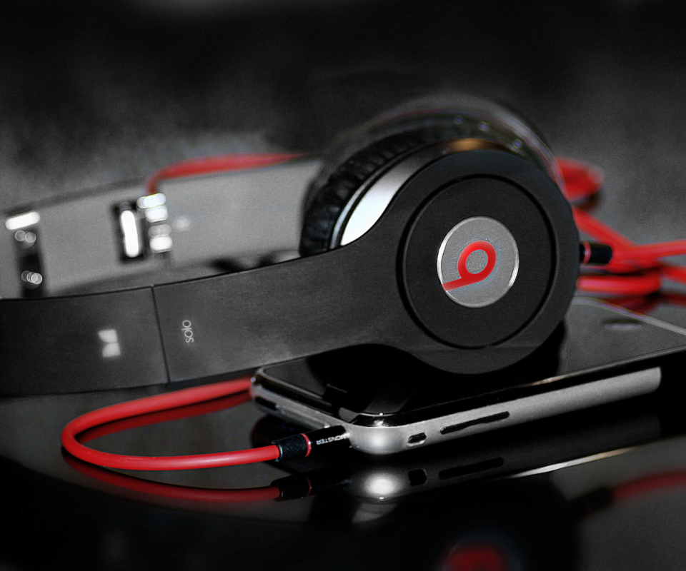 Headphones And Player wallpaper 960x800