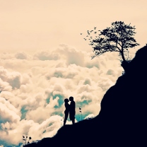 Das Romance In Clouds Wallpaper 208x208