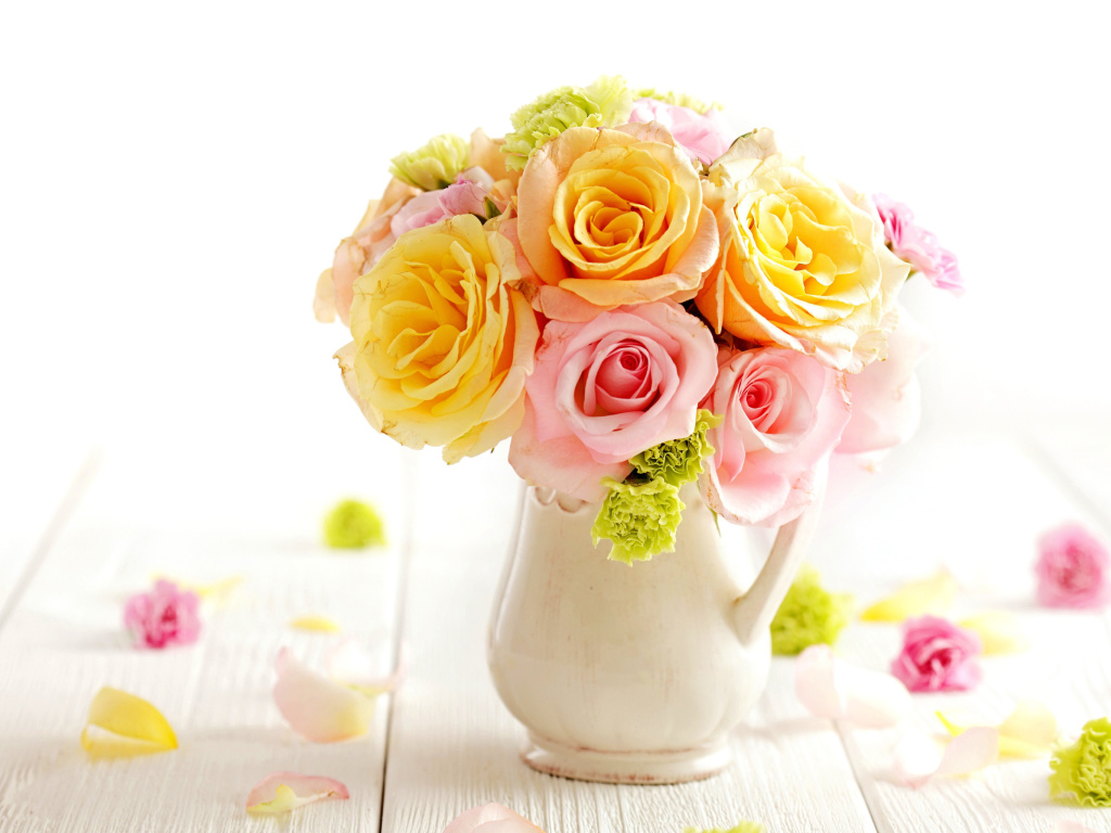 Обои Tender Purity Roses Bouquet 1024x768