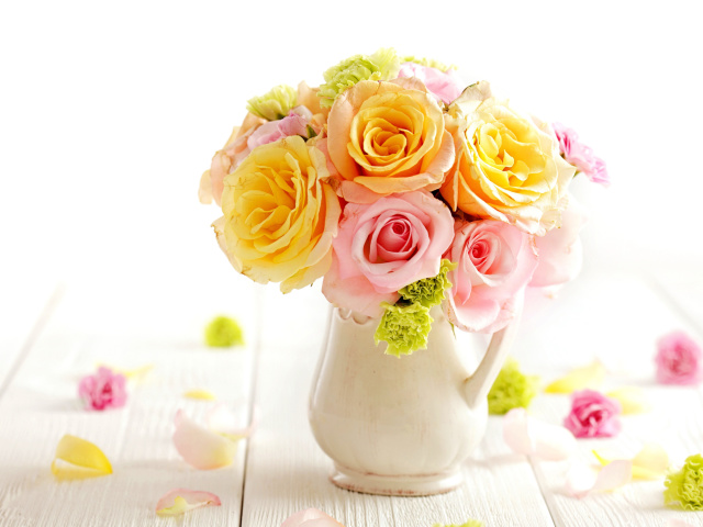Das Tender Purity Roses Bouquet Wallpaper 640x480