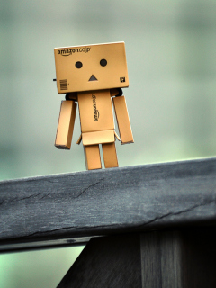 Fondo de pantalla Lonely Danbo 240x320