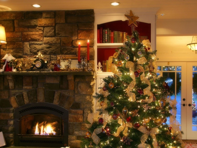 Das Christmas Tree At Home Wallpaper 640x480