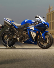Обои Yamaha R1 Motorcycle 176x220