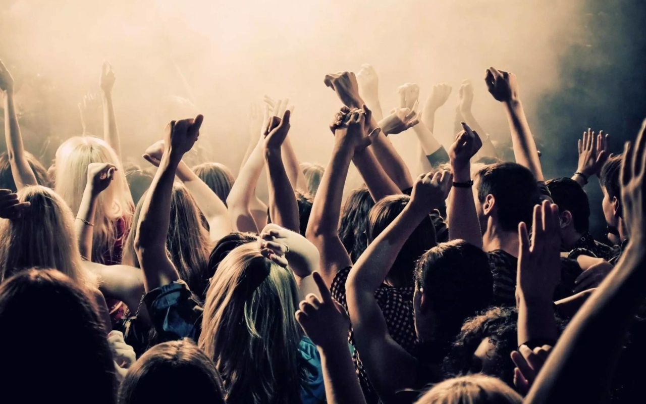Das Crazy Party in Night Club, Put your hands up Wallpaper 1280x800