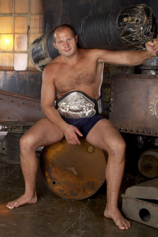 Fedor Emelianenko wallpaper 320x480