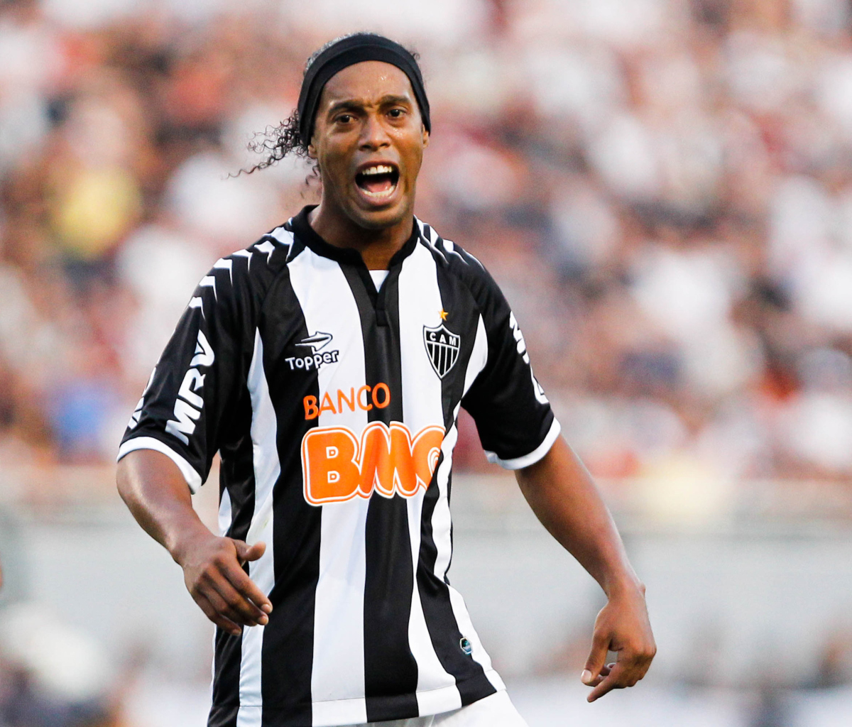 Fondo de pantalla Ronaldinho Soccer Player 1200x1024
