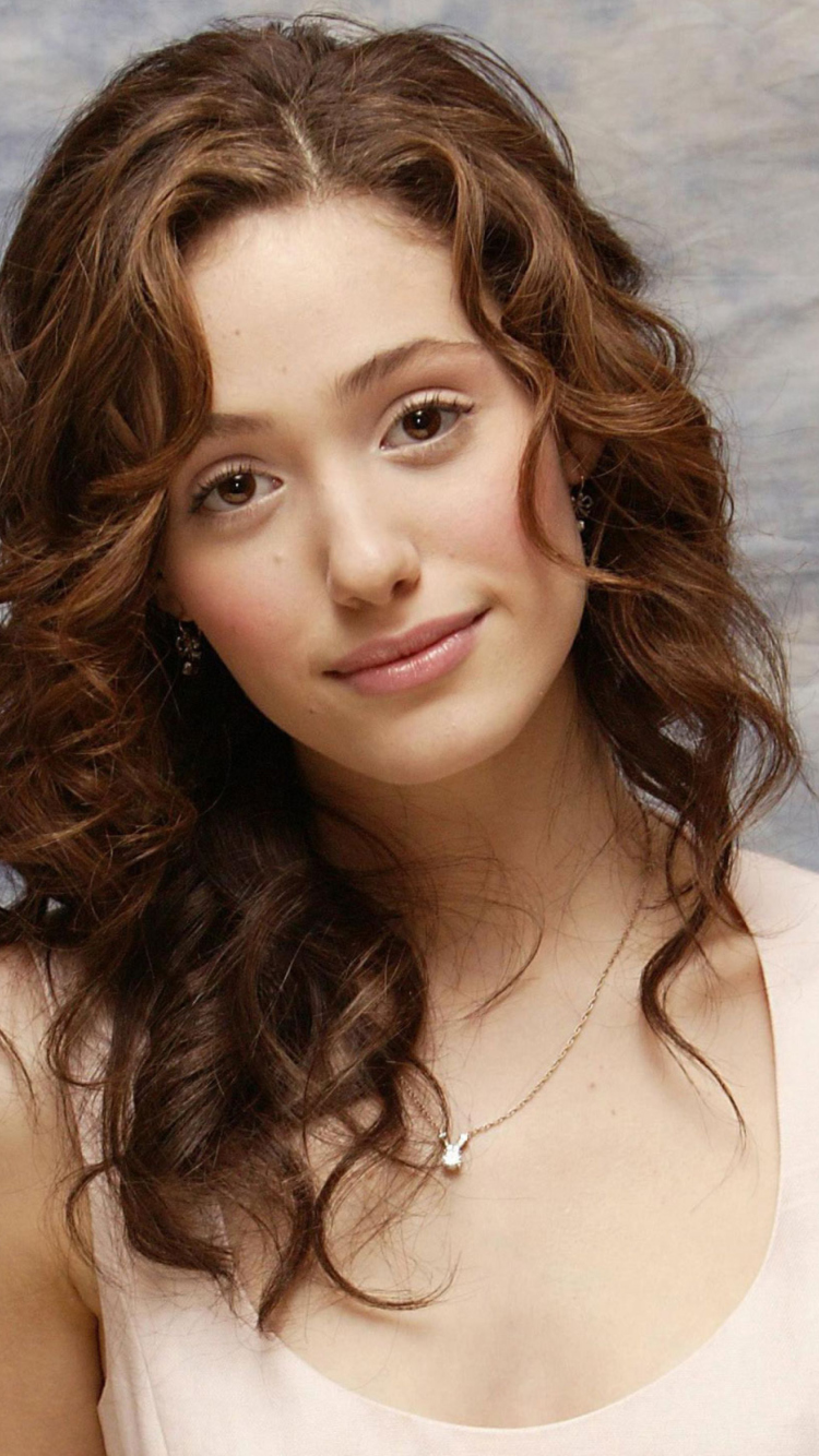 Emmy Rossum screenshot #1 750x1334