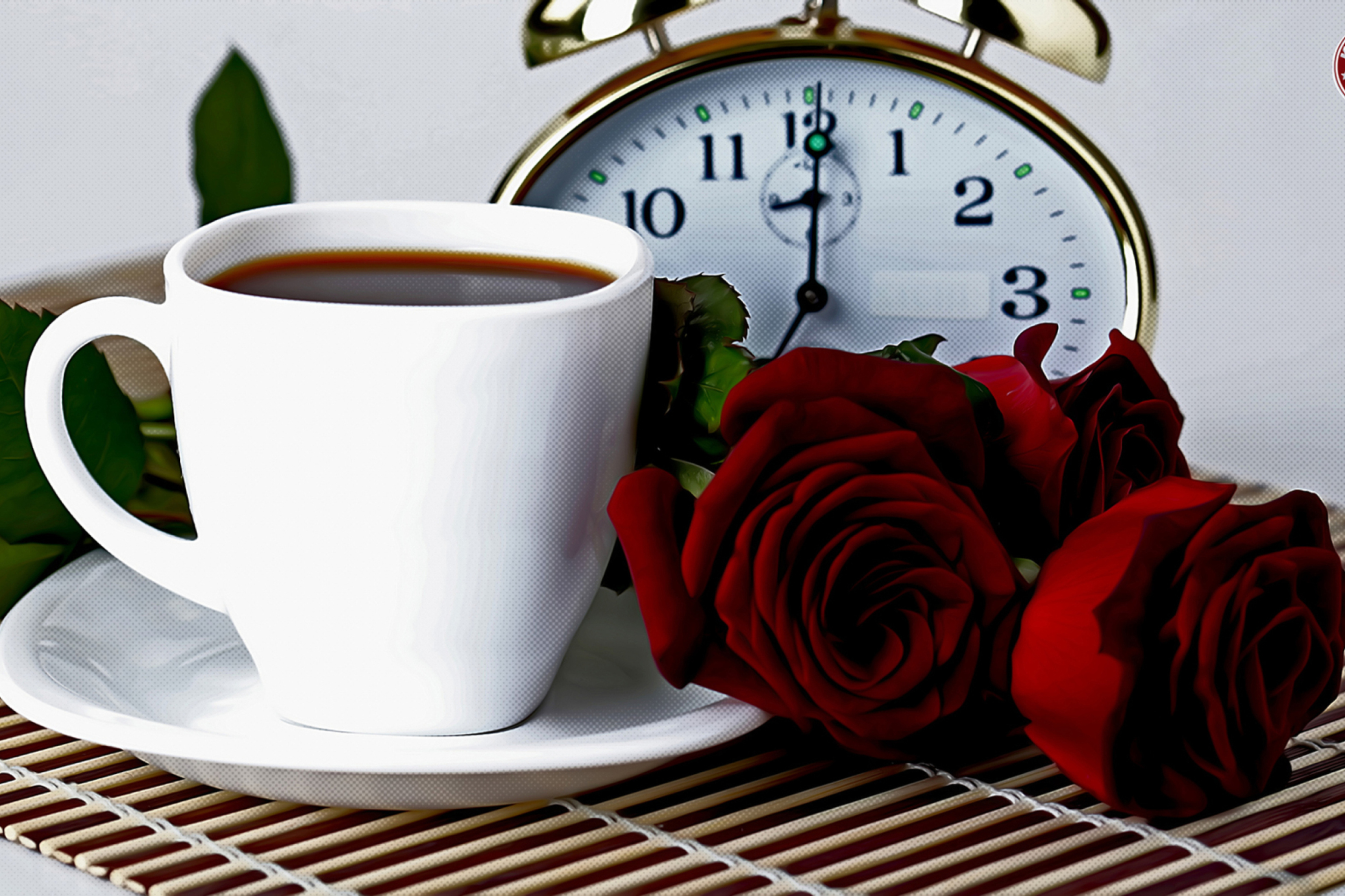 Открытки с чашкой кофе доброе. Кофе и цветы. Цветы и кофе с добрым утром. Чашка кофе с добрым утром. Кофе с цветами.