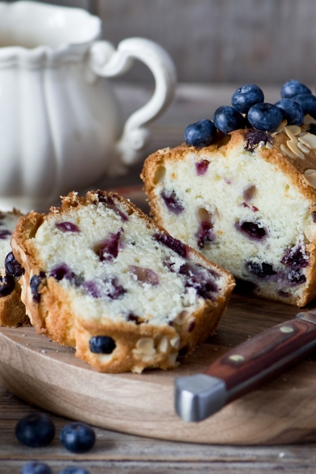 Das Blueberries Cake Wallpaper 640x960