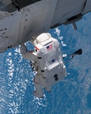 Fondo de pantalla Astronaut At Work 128x160