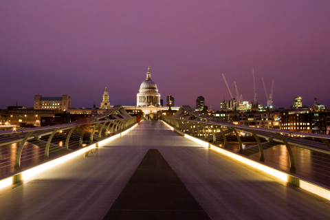 Screenshot №1 pro téma Millennium Futuristic Bridge in London 480x320