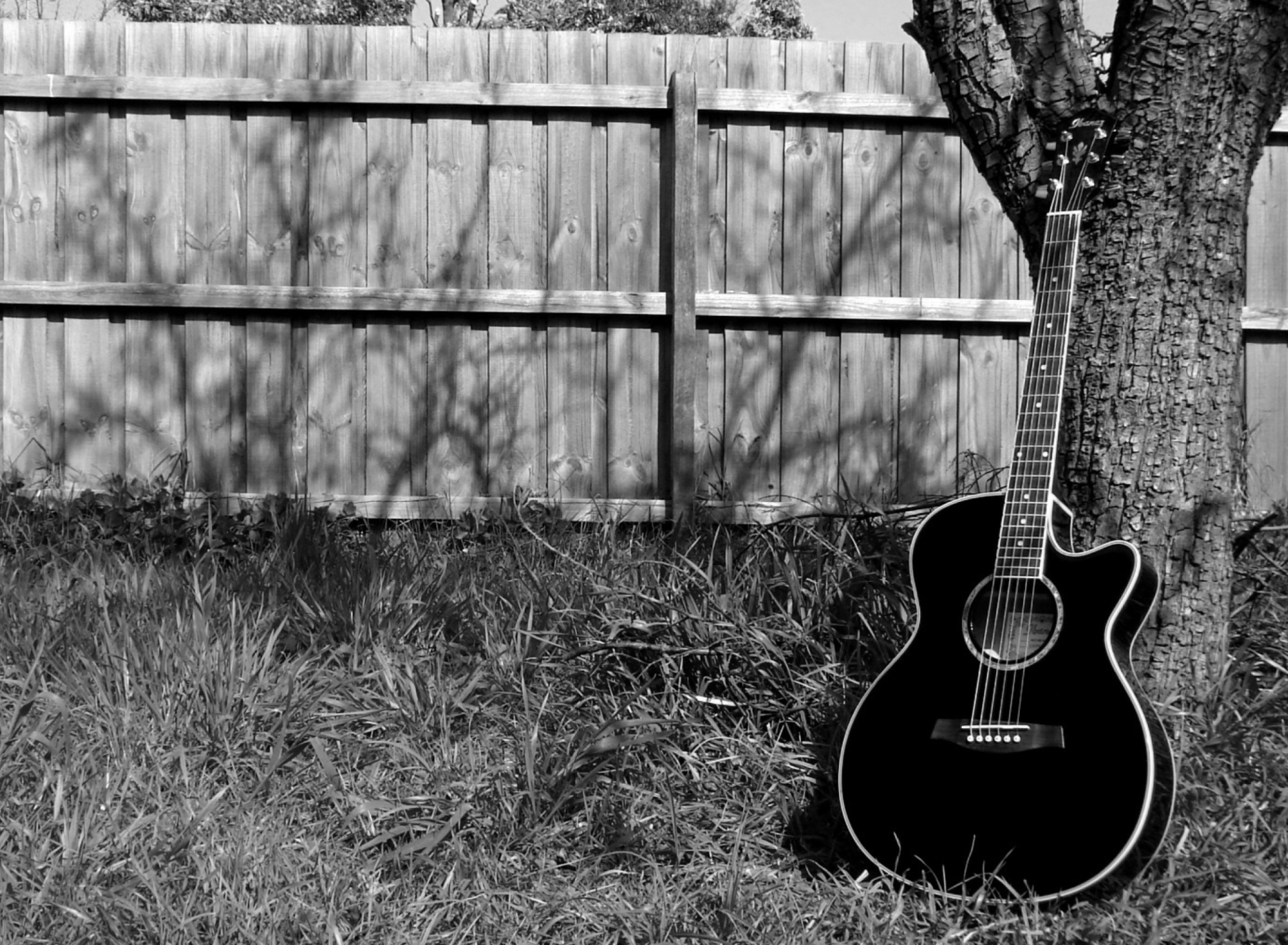 Обои My Black Acoustic Guitar 1920x1408