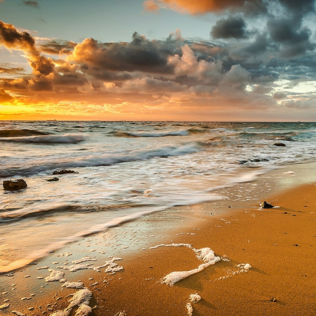 Fondo de pantalla Yellow Blue Colors Of Sea Sunset 1024x1024
