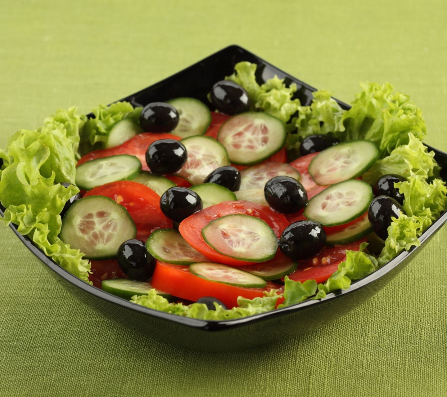 Обои Fresh Salad 1440x1280