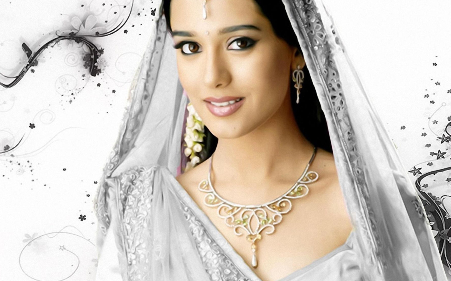 Amrita Rao In White Saree wallpaper 1440x900