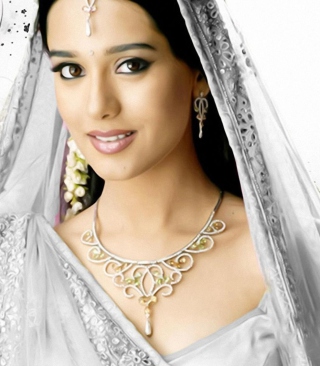 Amrita Rao In White Saree - Obrázkek zdarma pro iPhone 4S