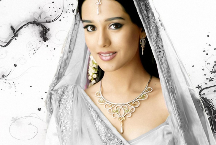 Amrita Rao In White Saree screenshot #1