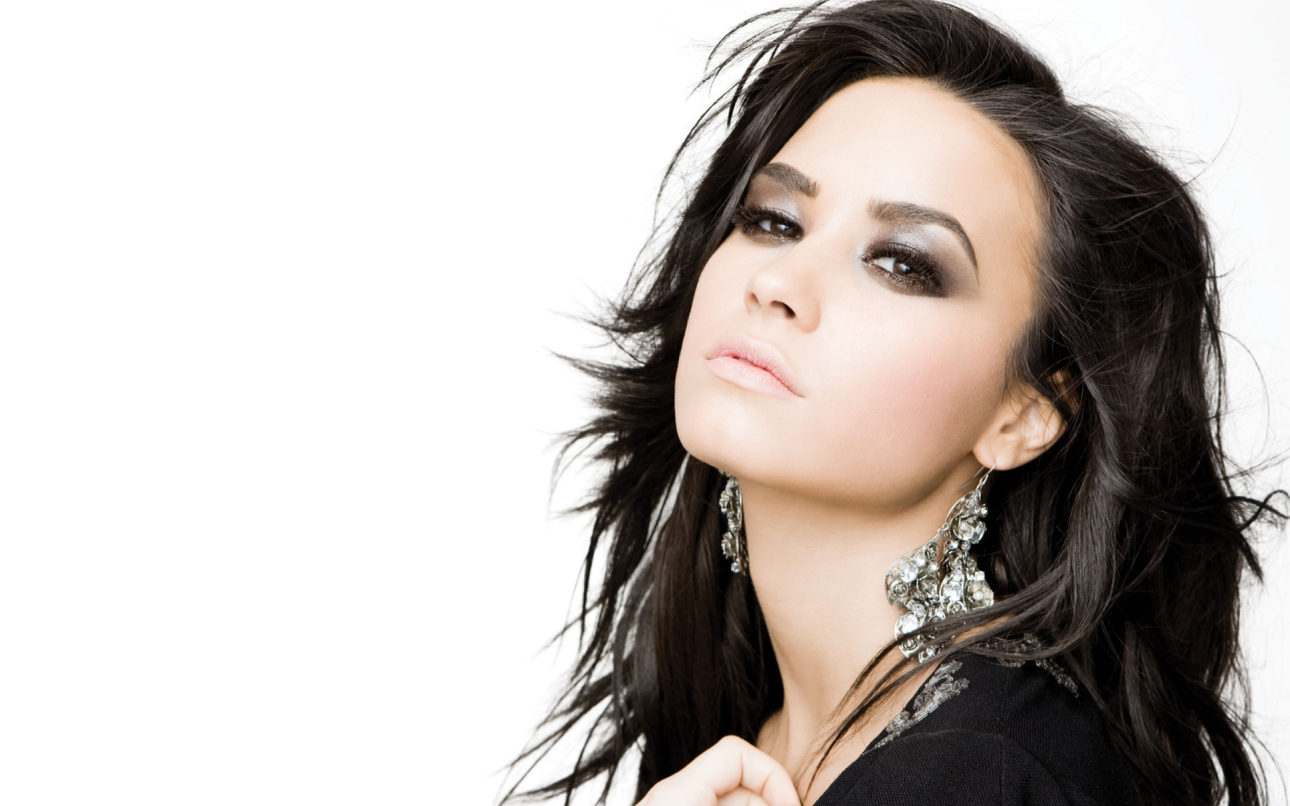 Fondo de pantalla Demi Lovato 2560x1600