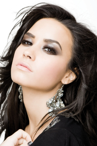 Fondo de pantalla Demi Lovato 320x480