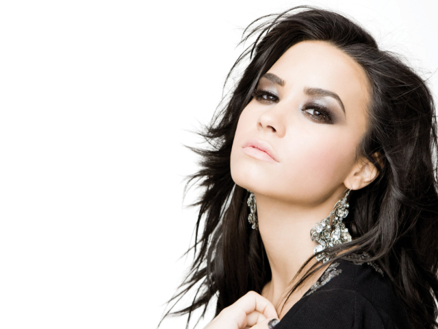 Screenshot №1 pro téma Demi Lovato 640x480