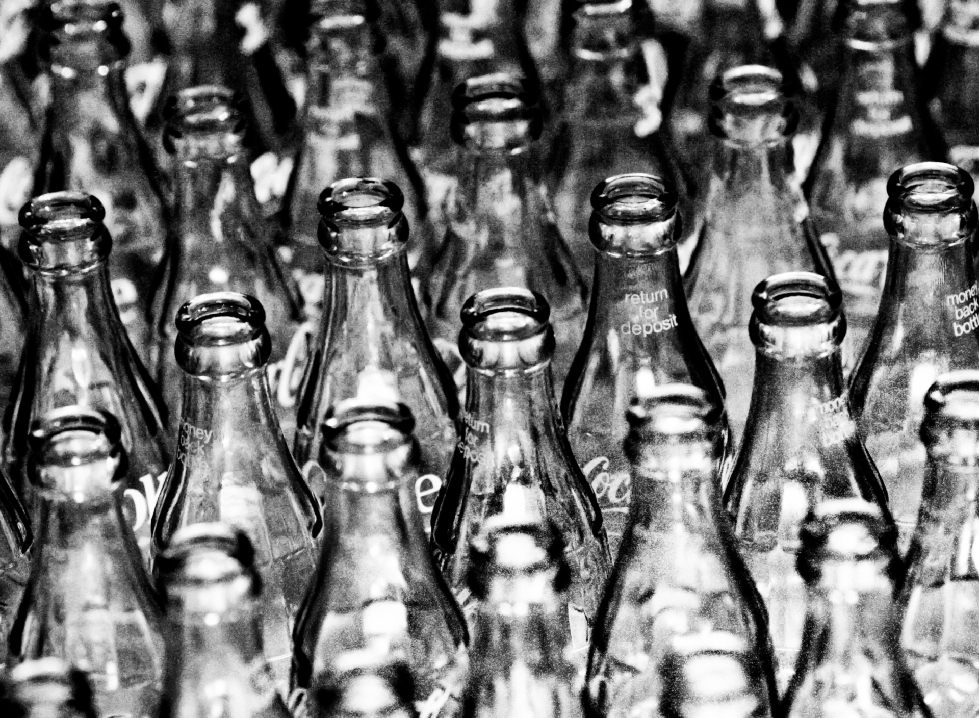 Обои Coca Cola Bottles 1920x1408