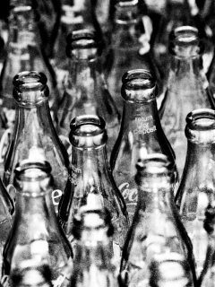 Fondo de pantalla Coca Cola Bottles 240x320