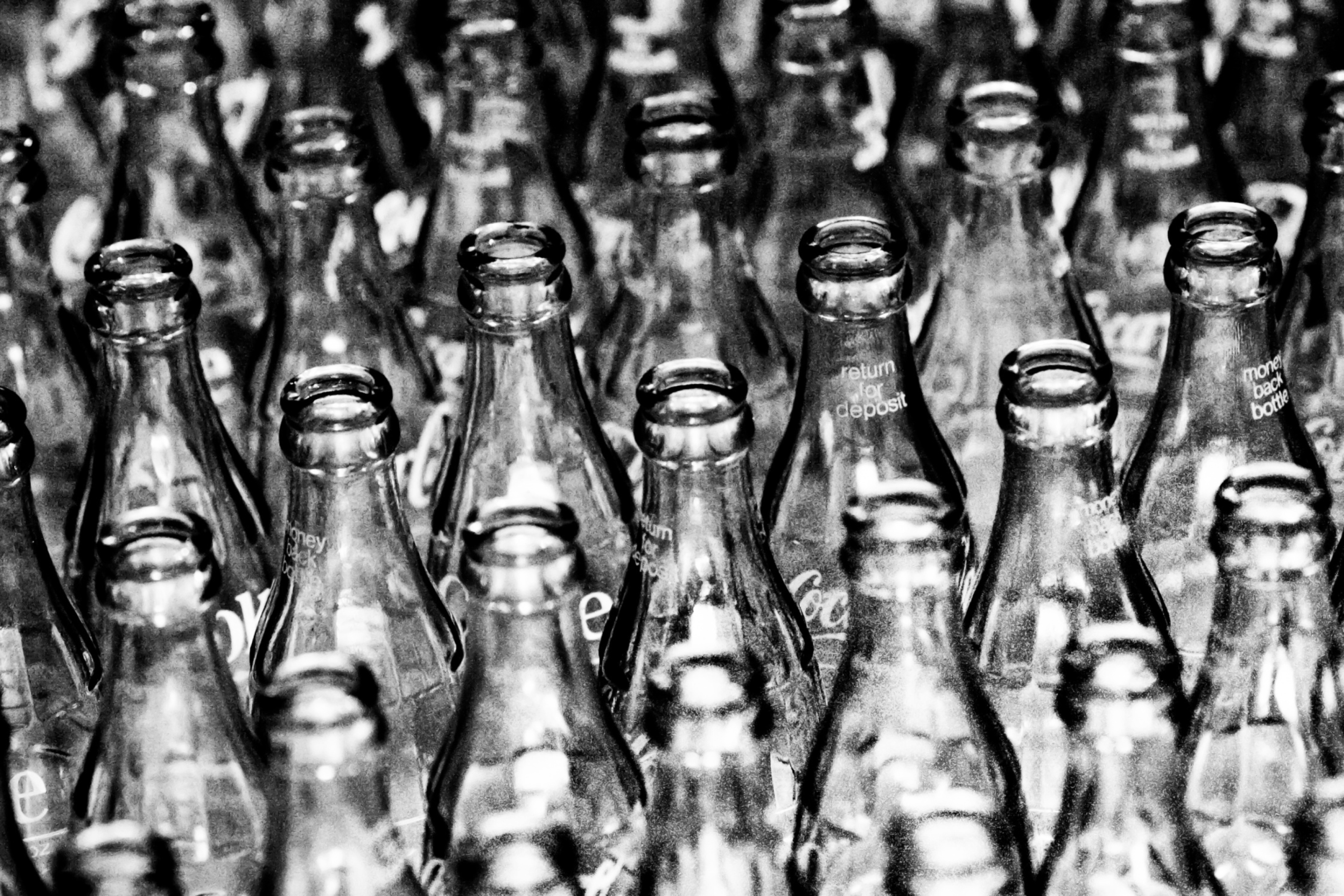 Fondo de pantalla Coca Cola Bottles 2880x1920