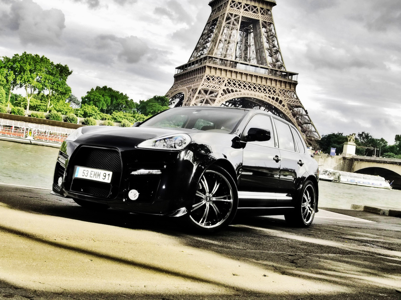 Porsche Cayenne In Paris screenshot #1 1600x1200