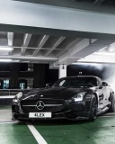 Mercedes in Garage wallpaper 128x160