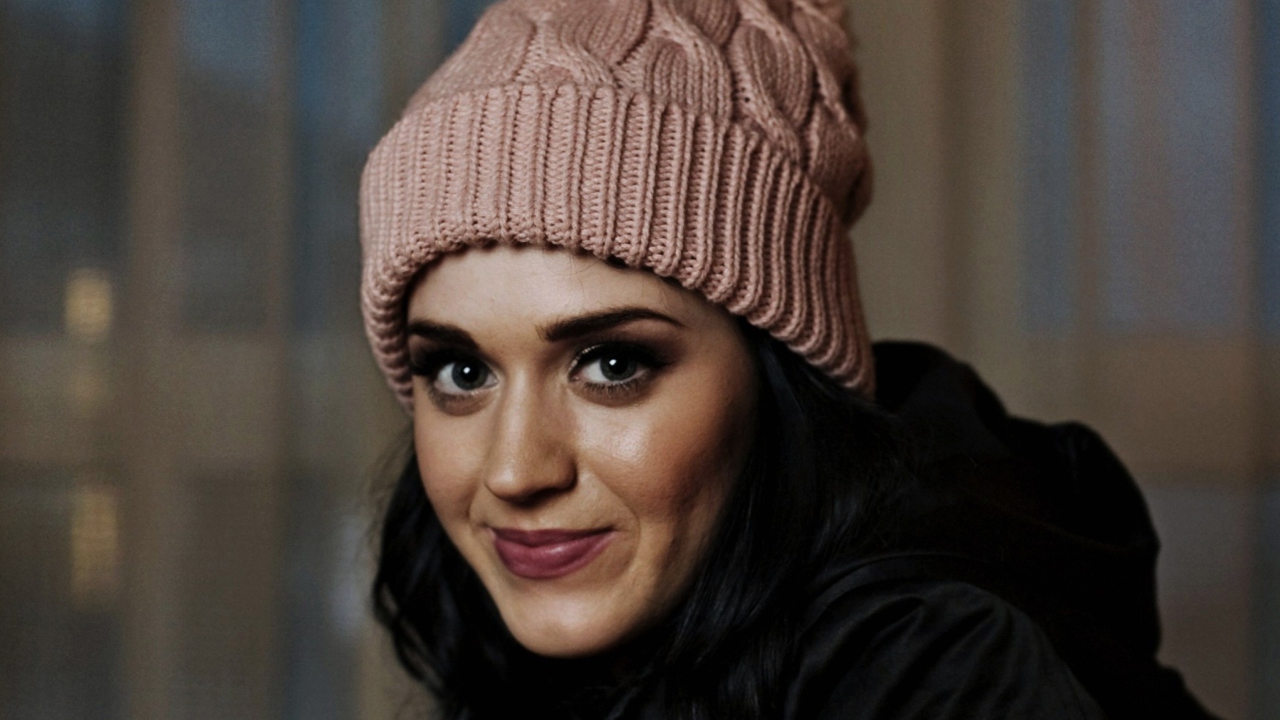 Обои Katy Perry Wearing Hat 1280x720
