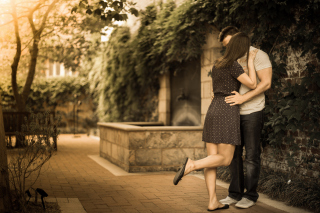 Couple Kiss Picture for Android, iPhone and iPad