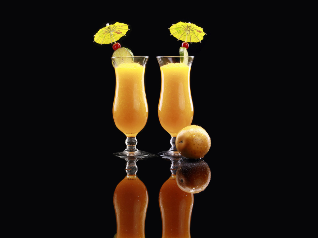 Обои Spring Fresh Cocktails 1024x768