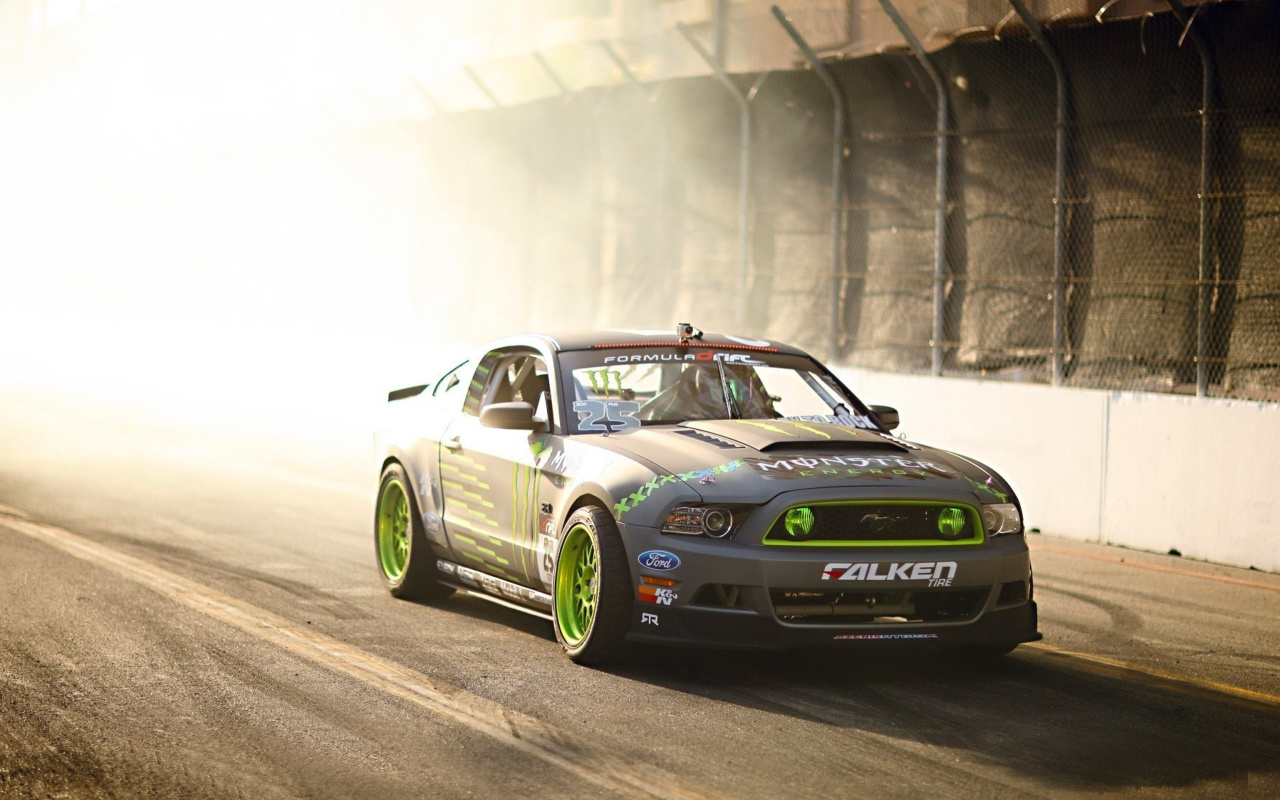 Обои Ford Mustang GT Drift 1280x800