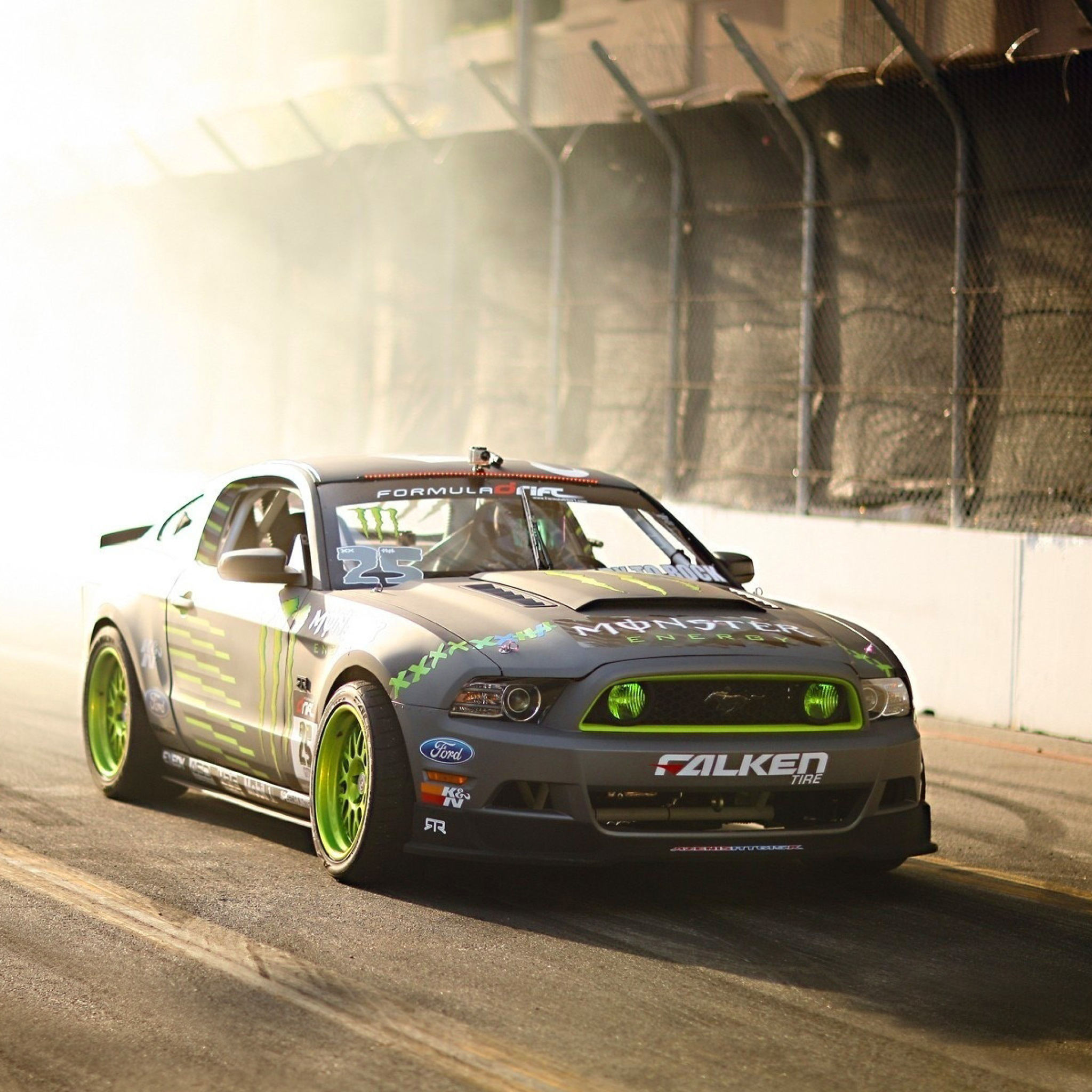 Das Ford Mustang GT Drift Wallpaper 2048x2048