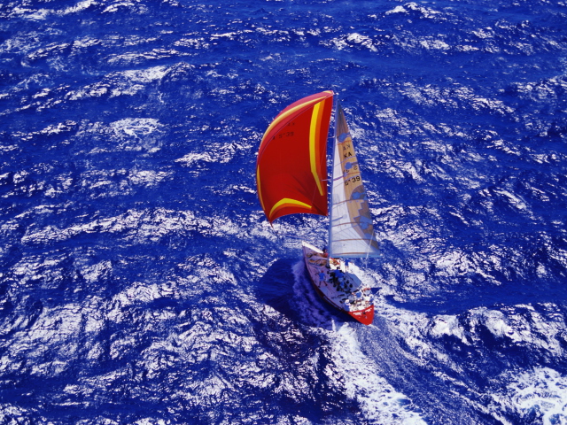 Das Yacht In Big Blue Sea Wallpaper 640x480