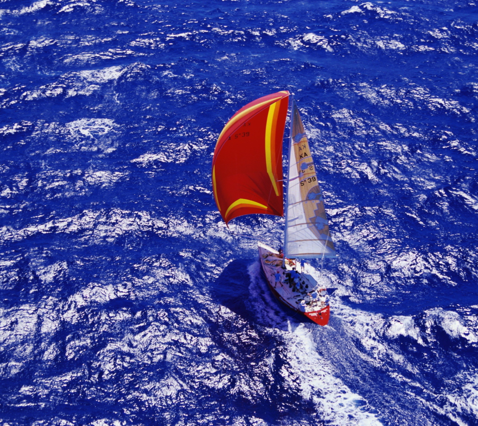 Fondo de pantalla Yacht In Big Blue Sea 960x854