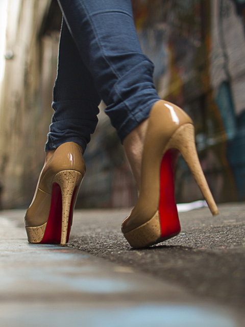 Fondo de pantalla High Heels On Street 480x640