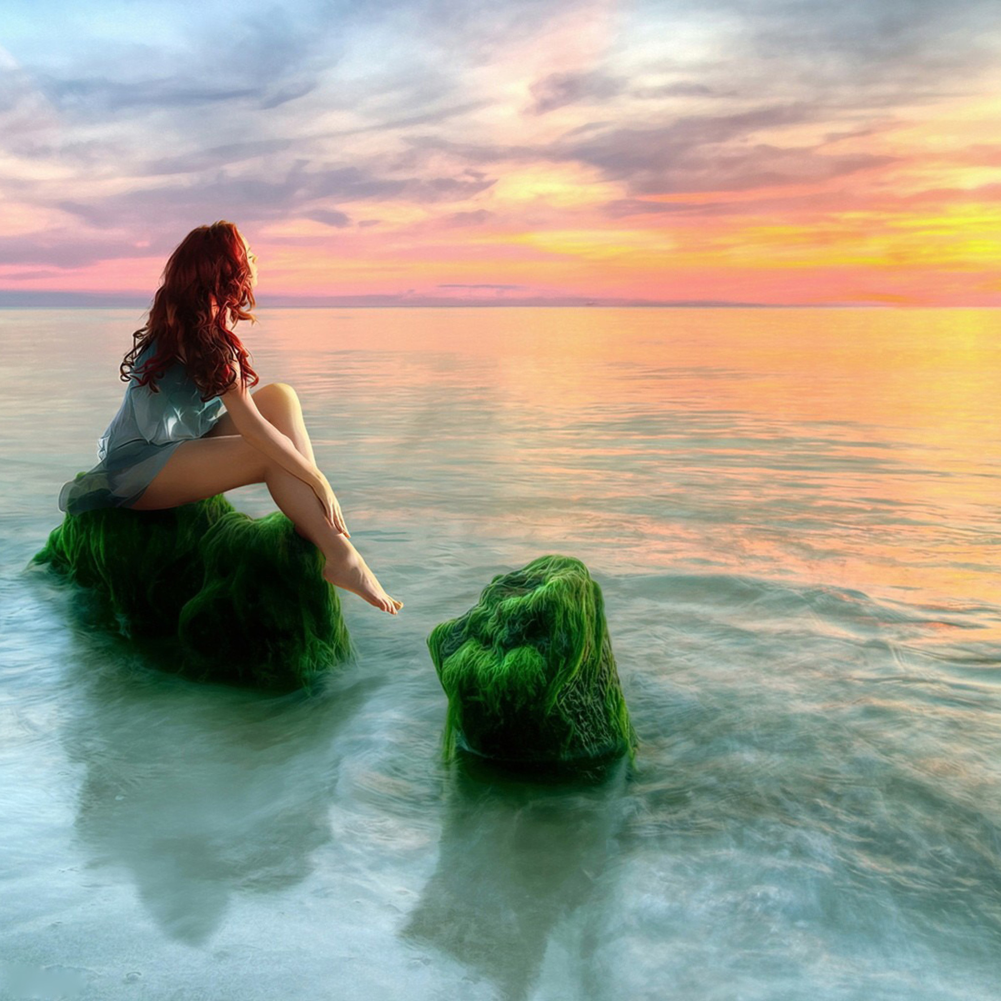 О чем мечтает вода. Девушки мечты. Девушка-море. Девушка на Камне. Девушка сидит на Камне.