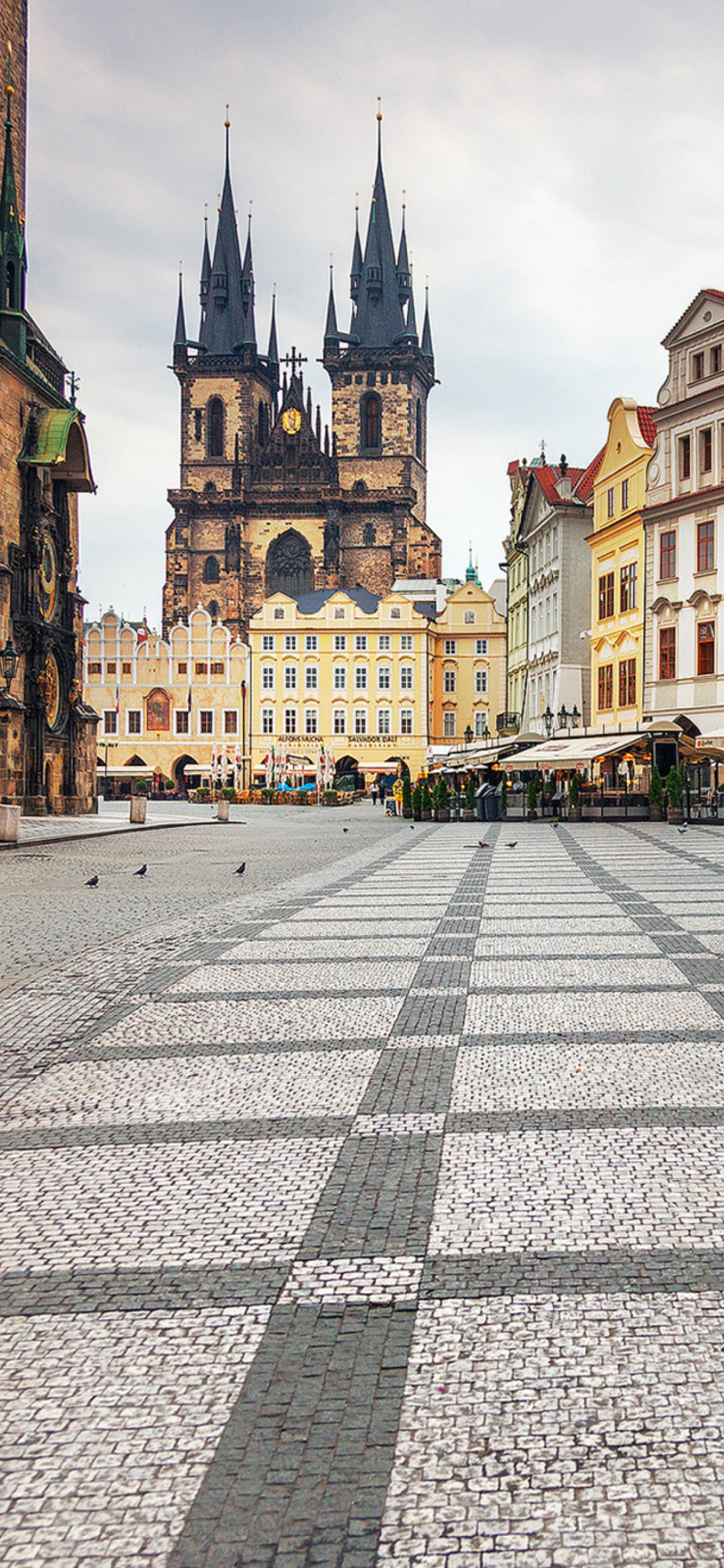 Das Old Town Square Prague Wallpaper 1170x2532