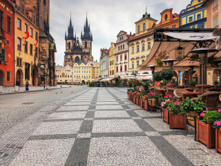 Das Old Town Square Prague Wallpaper 320x240