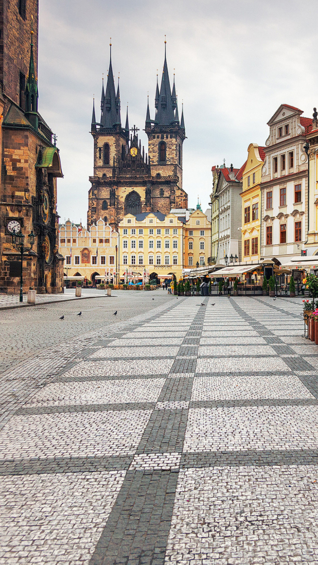 Fondo de pantalla Old Town Square Prague 640x1136