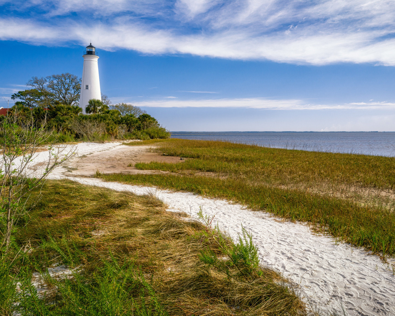 Lighthouse in Lithuania wallpaper 1280x1024