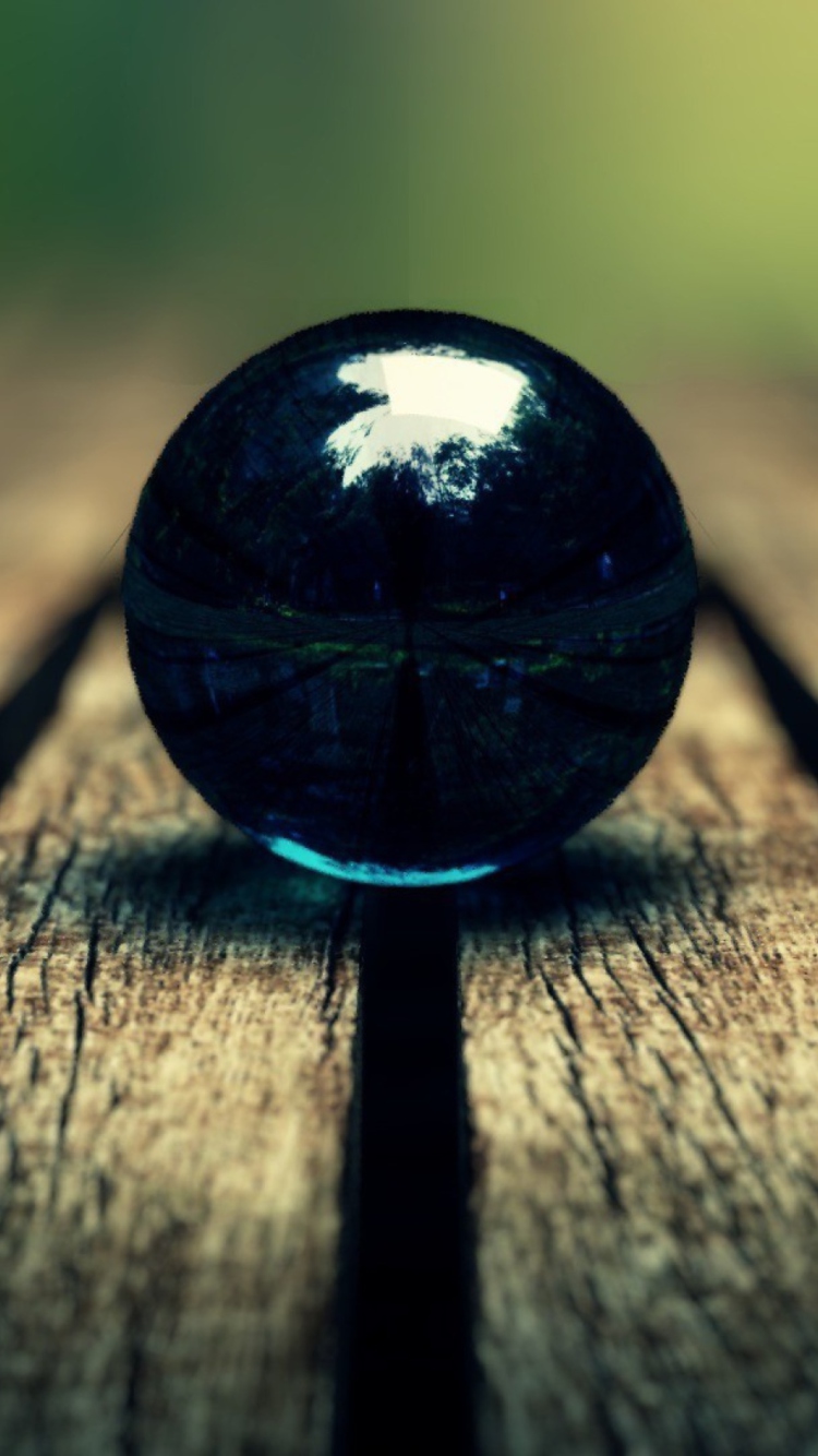 Das Blue Ball Macro Wallpaper 750x1334