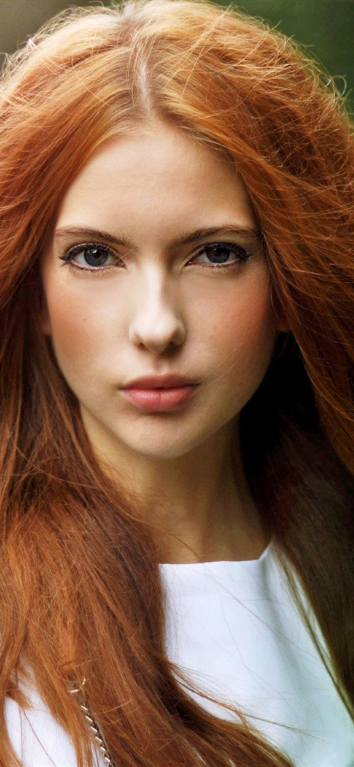 Das Beautiful Redhead Girl Wallpaper 1170x2532