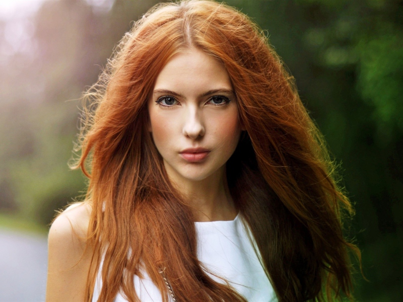 Screenshot №1 pro téma Beautiful Redhead Girl 800x600