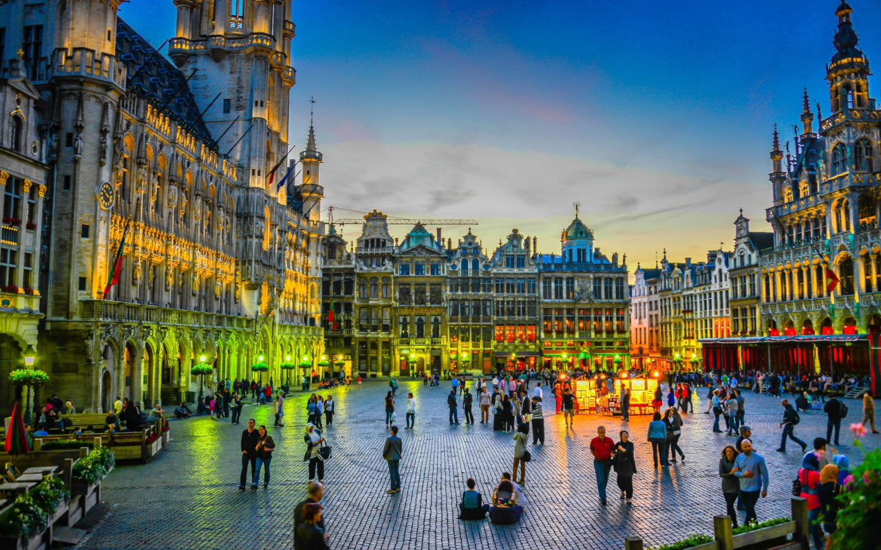 Обои Grand place by night in Brussels 1280x800
