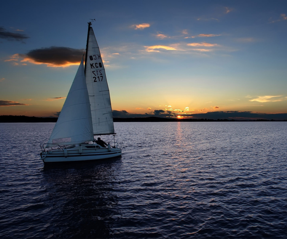 Обои Sailboat At Sunset 960x800