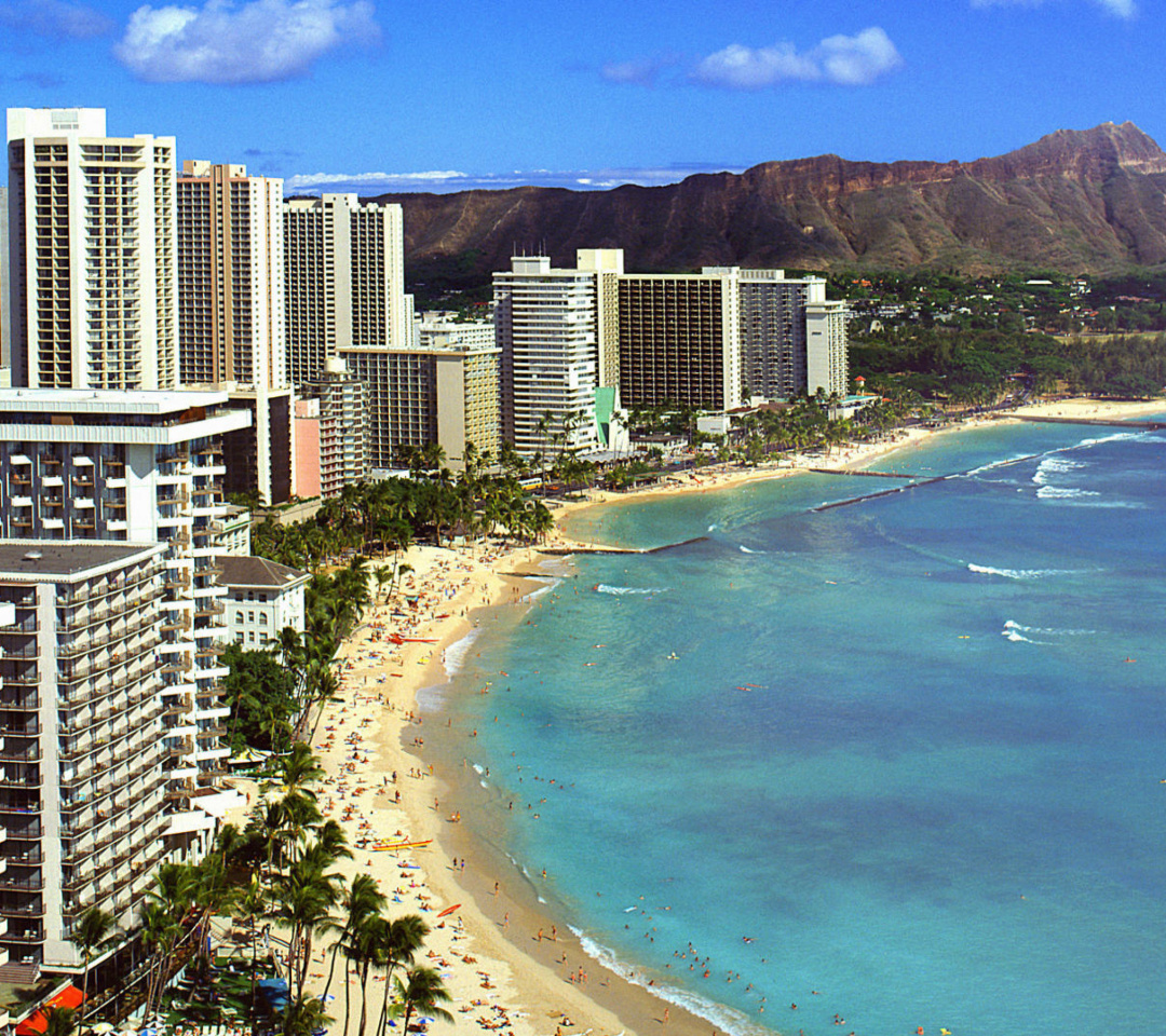 Das Beach With Skyscrapers Wallpaper 1080x960