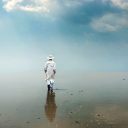 Обои Man In White Hat Walking On Water 128x128
