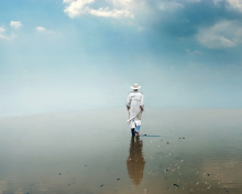 Man In White Hat Walking On Water screenshot #1 220x176